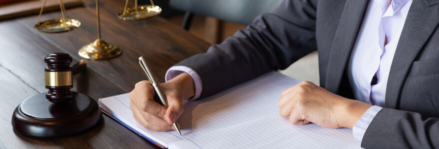 en-quoi-un-cabinet-d-avocat-a-paris-16-peut-il-vous-assister-en-cas-de-litige